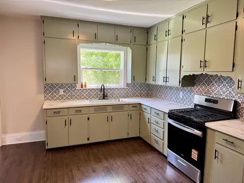 Kitchen - 621 E Garden St, Freeport, IL 61032 photo 2 of 3