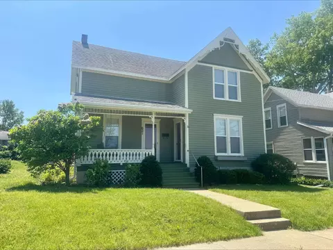 621 E Garden St, Freeport, IL 61032