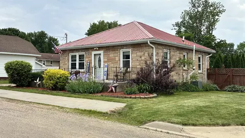 Exterior - 520 N Burns St, Lanark, IL 61046 photo 1 of 3