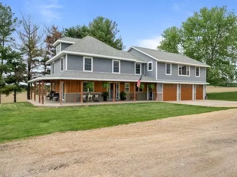 Exterior - 8294 N Leaf River Rd, Leaf River, IL 61047 photo 5 of 12