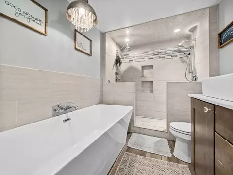 Bath - 8294 N Leaf River Rd, Leaf River, IL 61047 photo 4 of 6