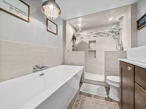 Bath - 8294 N Leaf River Rd, Leaf River, IL 61047 photo 4 of 6