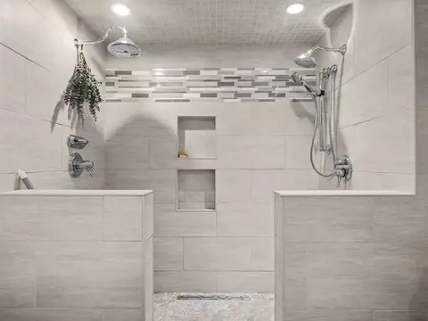 Bath - 8294 N Leaf River Rd, Leaf River, IL 61047 photo 5 of 6