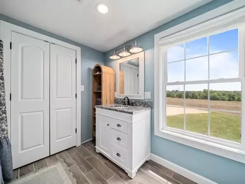 Bath - 8294 N Leaf River Rd, Leaf River, IL 61047 photo 2 of 6