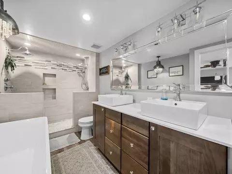 Bath - 8294 N Leaf River Rd, Leaf River, IL 61047 photo 3 of 6
