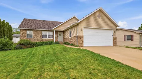 465 Peach St, East Dubuque, IL 61025