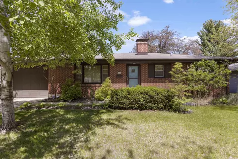 2619 Karen Dr, Rockford, IL 61101