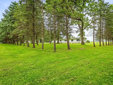 Exterior - 8500 Manchester Rd, Capron, IL 61012 photo 7 of 11