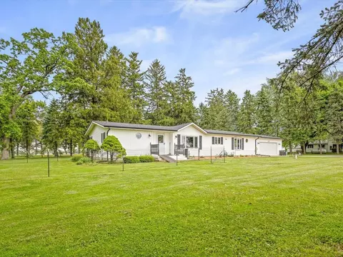 Exterior - 8500 Manchester Rd, Capron, IL 61012 photo 2 of 11