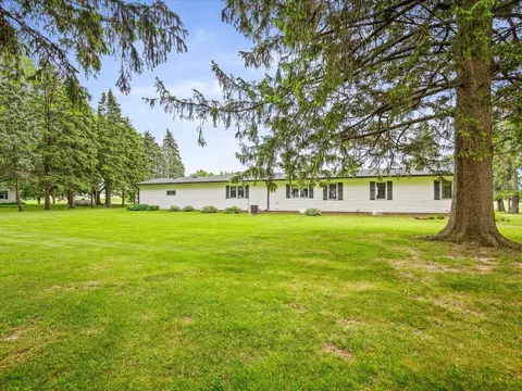 Exterior - 8500 Manchester Rd, Capron, IL 61012 photo 9 of 11