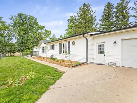 Exterior - 8500 Manchester Rd, Capron, IL 61012 photo 5 of 11