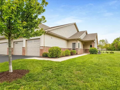 6229 Parks Edge Dr, Loves Park, IL 61111