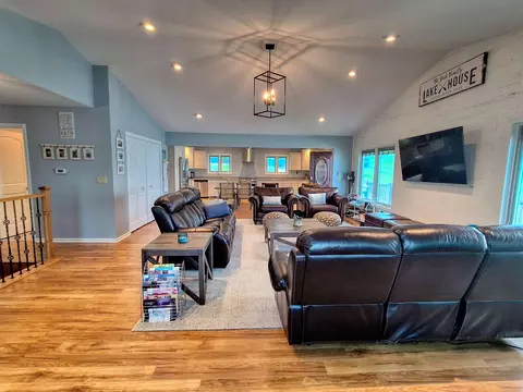 Living - 5-216 Heathcliff Dr, Lanark, IL 61046 photo 2 of 2