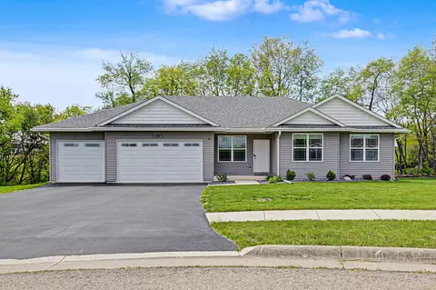 3383 Daren Dr, Freeport, IL 61032