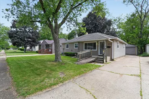 2404 Paradise Blvd, Rockford, IL 61103