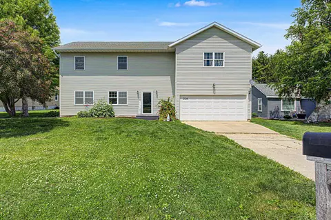 2128 Lancaster Heights Rd, Freeport, IL 61032