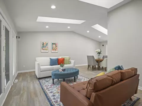 Living - 11602 Bend River Rd, Roscoe, IL 61073 photo 1 of 17