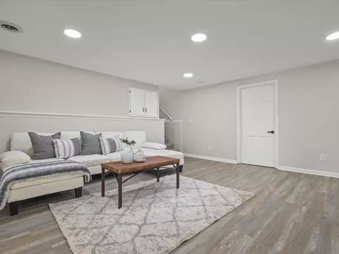 Living - 11602 Bend River Rd, Roscoe, IL 61073 photo 16 of 17