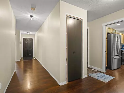 Entry Way - 428 Lockwood Rd, Lake Summerset, IL 61019 photo 6 of 7