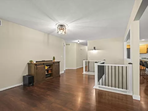 Entry Way - 428 Lockwood Rd, Lake Summerset, IL 61019 photo 3 of 7