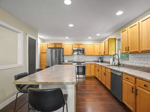 Kitchen - 428 Lockwood Rd, Lake Summerset, IL 61019 photo 1 of 5