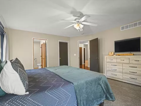 Bedroom - 428 Lockwood Rd, Lake Summerset, IL 61019 photo 5 of 7