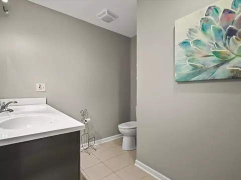 Bath - 428 Lockwood Rd, Lake Summerset, IL 61019 photo 1 of 4