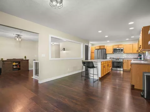 Kitchen - 428 Lockwood Rd, Lake Summerset, IL 61019 photo 2 of 5