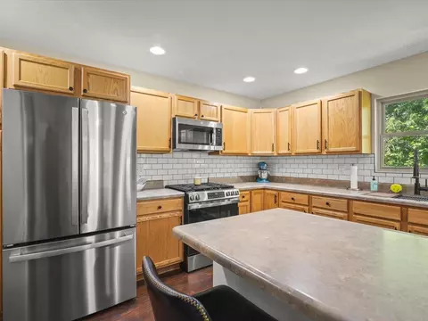 Kitchen - 428 Lockwood Rd, Lake Summerset, IL 61019 photo 5 of 5