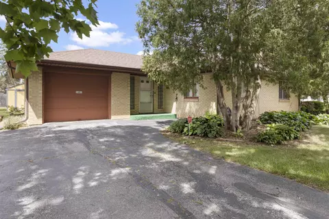 1601 River Bluff Blvd, Rockford, IL 61103