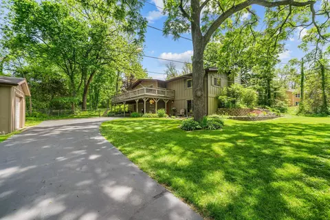 Exterior - 7946 Louella Dr, Roscoe, IL 61073 photo 9 of 10