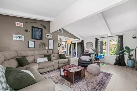 Living - 7946 Louella Dr, Roscoe, IL 61073 photo 1 of 8
