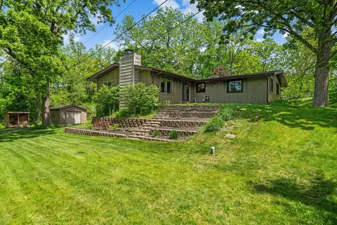 Exterior - 7946 Louella Dr, Roscoe, IL 61073 photo 7 of 10