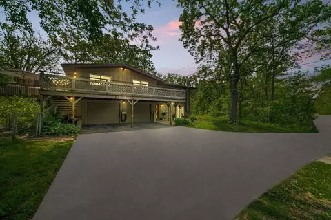 7946 Louella Dr, Roscoe, IL 61073