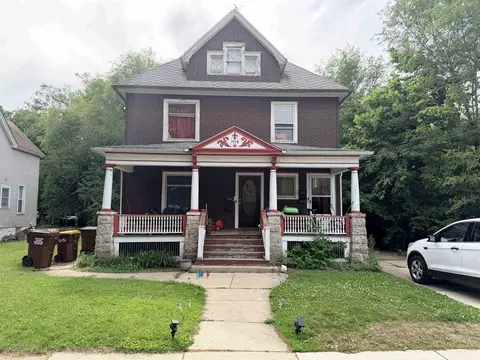 1715 7th St, Rockford, IL 61104