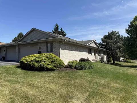 6521 Laurelwood Dr, Rockford, IL 61108