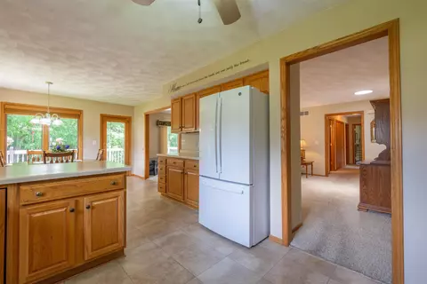 920 Mesa Dr, Freeport, IL 61032 photo 7