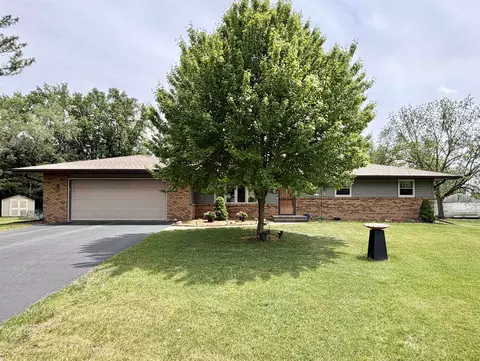 13639 Sundance Trl, Rockton, IL 61072