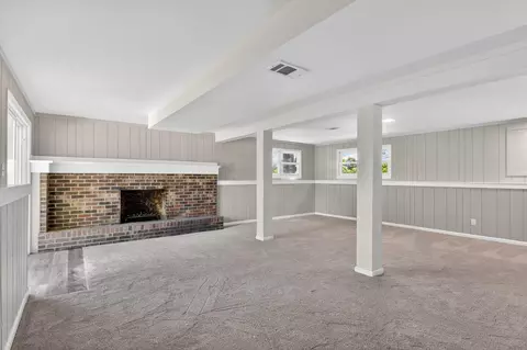 Living - 8406 Nolan St, Harvard, IL 60033 photo 5 of 6