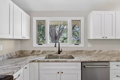 Kitchen - 8406 Nolan St, Harvard, IL 60033 photo 5 of 6