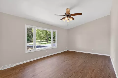 Living - 8406 Nolan St, Harvard, IL 60033 photo 2 of 6