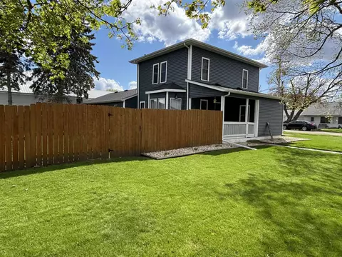 732 W 2nd St, Byron, IL 61010