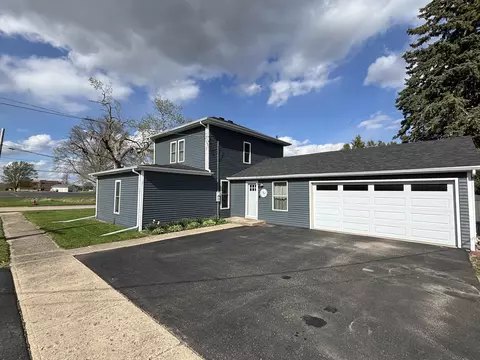 732 W 2nd St, Byron, IL 61010