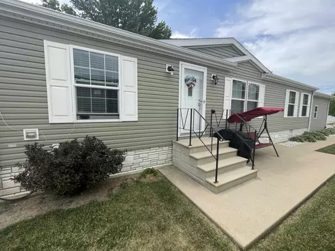 207 Fox Ln, Belvidere, IL 61008