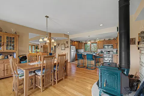 Dining - 431 E Stadel Rd, Elizabeth, IL 61028 photo 2 of 2
