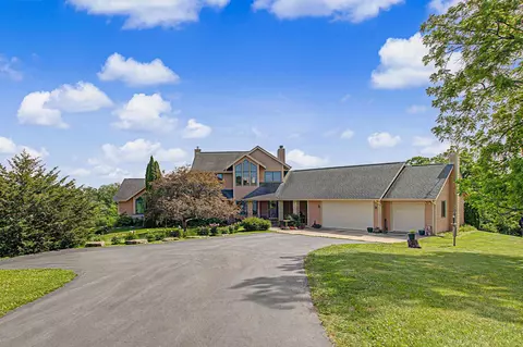 Exterior - 431 E Stadel Rd, Elizabeth, IL 61028 photo 2 of 14