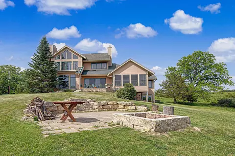 Exterior - 431 E Stadel Rd, Elizabeth, IL 61028 photo 6 of 14