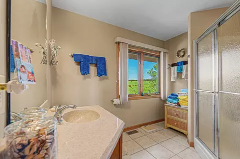 Bath - 431 E Stadel Rd, Elizabeth, IL 61028 photo 4 of 5