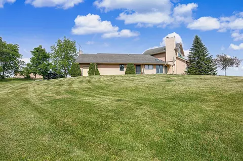 Exterior - 431 E Stadel Rd, Elizabeth, IL 61028 photo 7 of 14