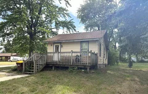 3037 Collins St, Rockford, IL 61109